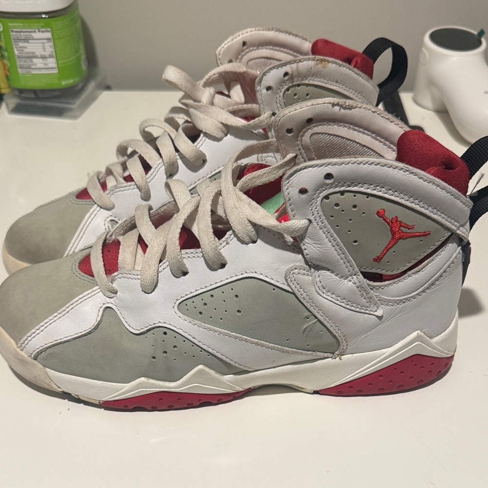 Jordan Hare 7 Retro Kids Sneakers - White, Gray, and Red
